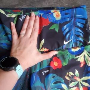 nike parrot leggings